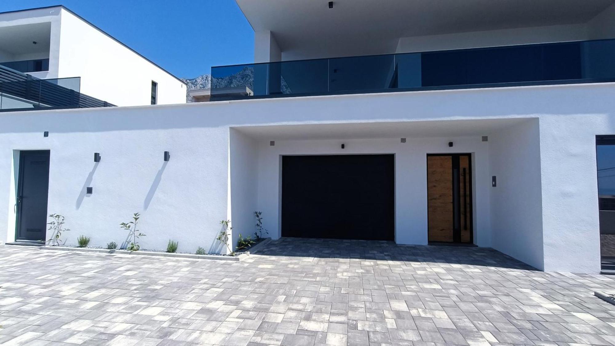Vila New!! Ina